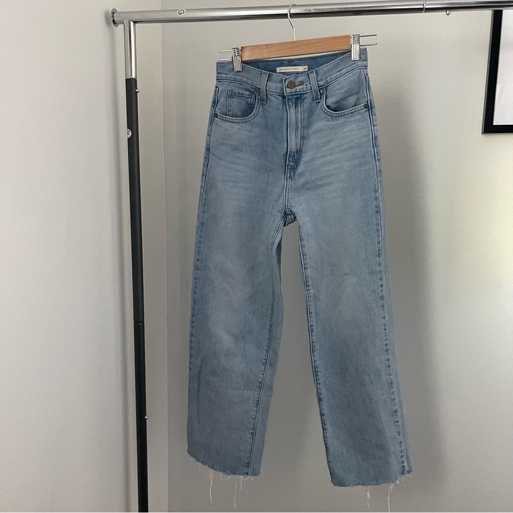 Levi’s High Waisted Straight Size 24